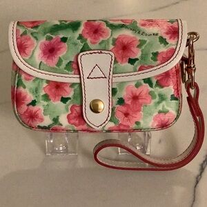 Dooney & Bourke wristlet Approximately
